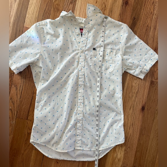 Quiksilver Men's button down cream with blue patterned Shirt - Picture 6 of 6